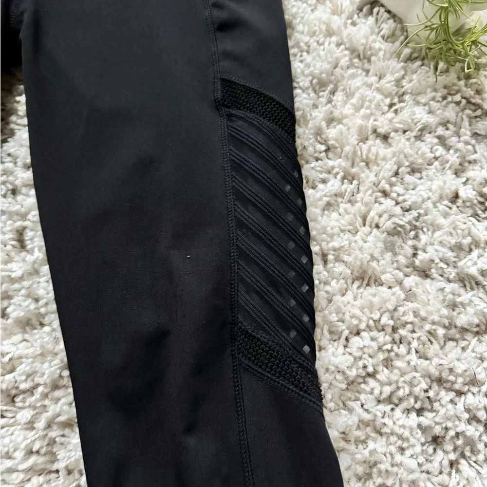 Super cute thick workout mesh, side, leg, see-through gym, black leggings - Picture 4 of 6